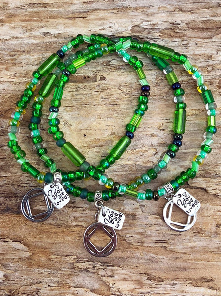 Narcotics Anonymous - Green Czech beads stretch bracelet - "You are loved"