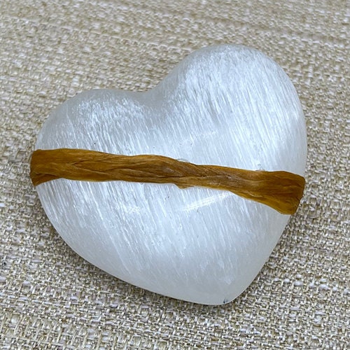 Chakra Selenite Heart Kit