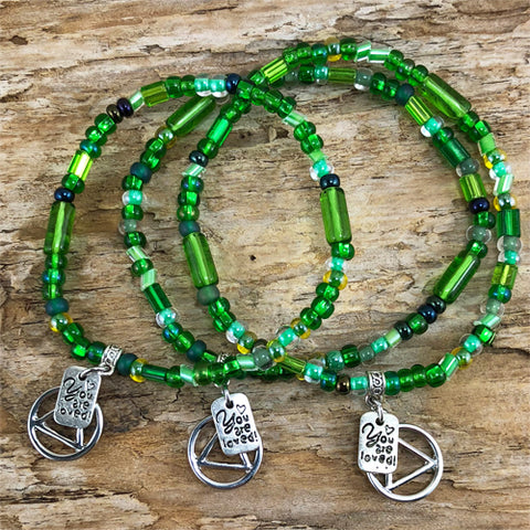 Alcoholics Anonymous - Green Czech beads stretch bracelet - "You are loved"