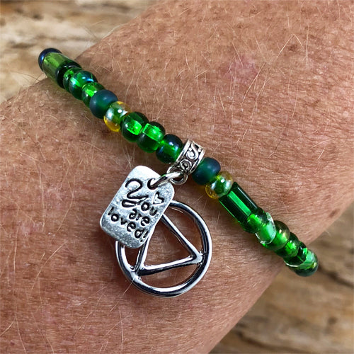 Alcoholics Anonymous - Green Czech beads stretch bracelet - "You are loved"